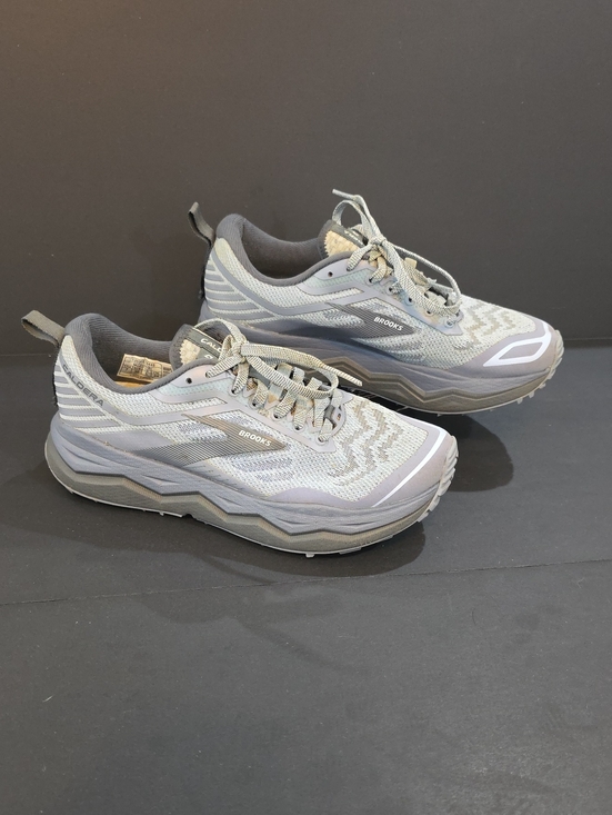 Brooks Shoes - Brooks Caldera 4 Women's Light Gray Athletic Running Shoes Size 7